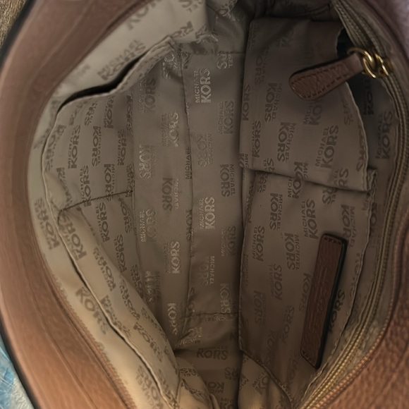 Rose color Michael Kors crossbody purse with gold accents - Picture 4 of 5